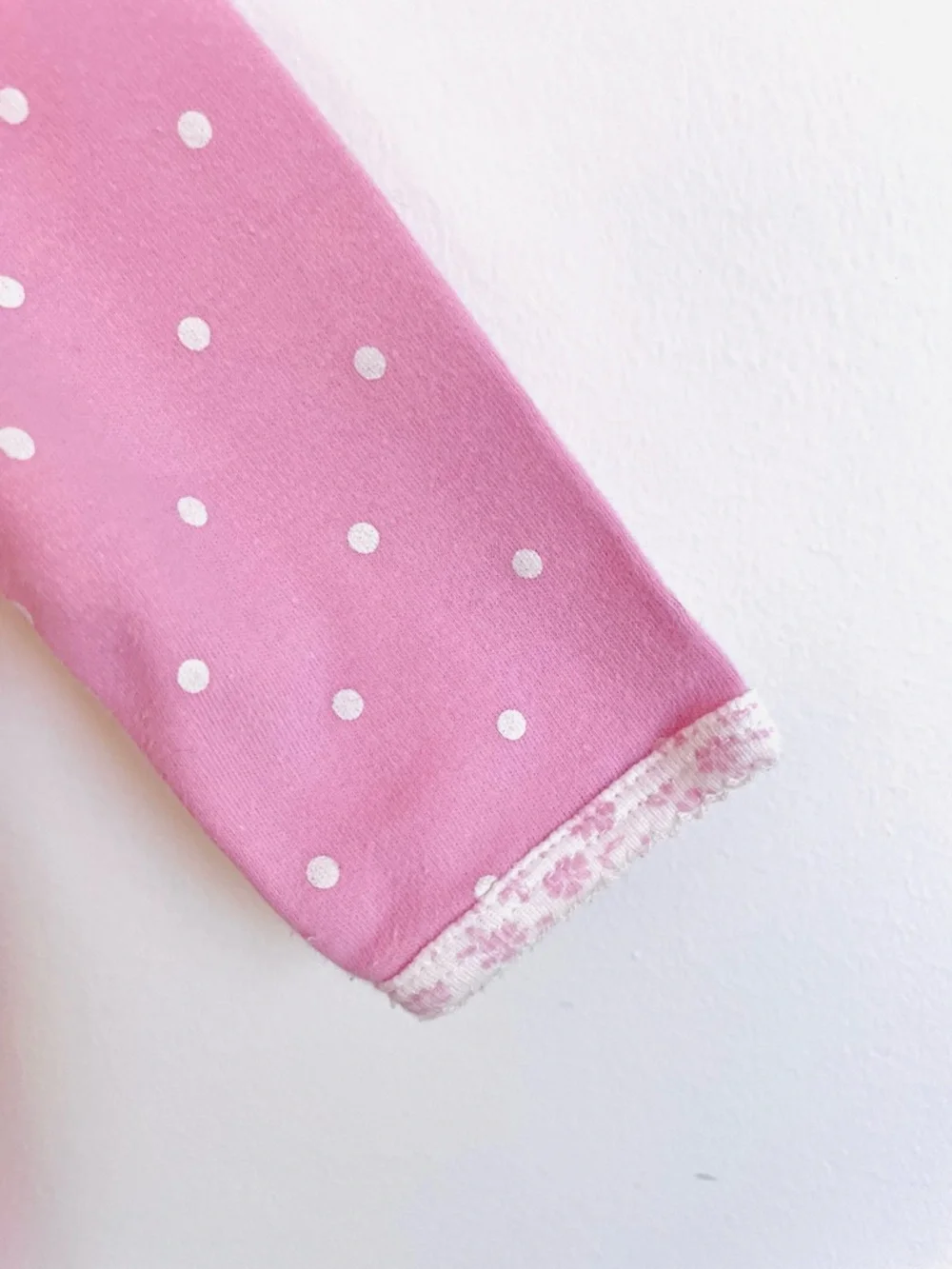 6/$20💥Baby Girl Pink Heart Sleeper / Playsuit, Footed, Floral Soles & Cuffs - Picture 6 of 11